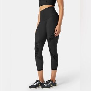 - Fanka Body Sculpt 7/8 Leggings (Reversible Wear) Black